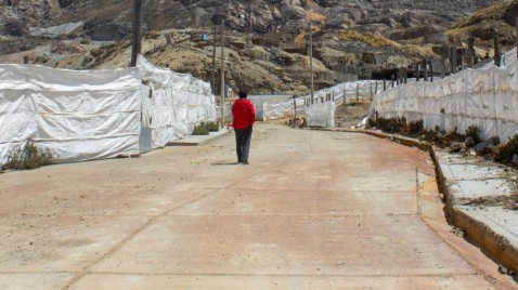 Los últimos días de un pueblo peruano desplazado por una gigantesca mina de cobre